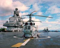 Вертолет корабельного базирования Ka-27 на палубе крейсера "Адмирал Кузнецов". Фото Афонин